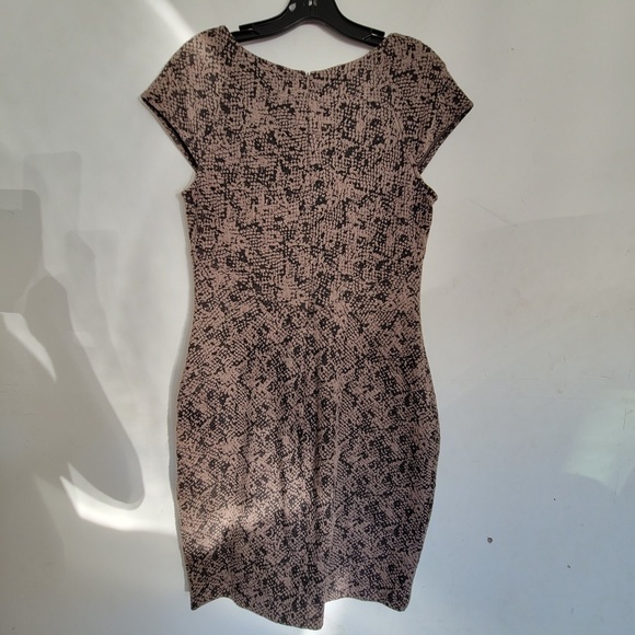 Calvin Klein Cap Sleeve Knit Textured Tan Sheath Career Dress Size Medium - Picture 3 of 12